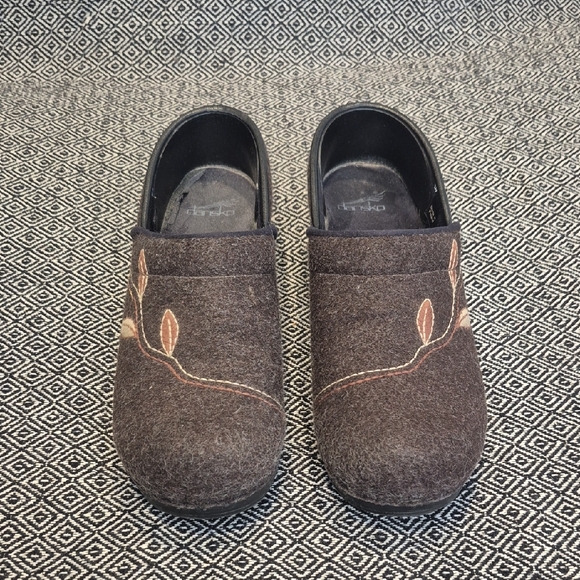 Dansko Embroidered Felt Clogs Size 9 (39) - Picture 2 of 11